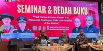 Prof Abdul Latif Bahas Tantangan Hukum dan Tanggung Jawab AI dalam Bedah Buku “Post-Human Era dan Hukum 5.0” di UIB
