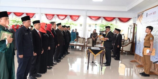 Lantik 11 ASN, Wali Kota Minta Utamakan Integritas dan Pelayanan Masyarakat