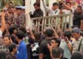 Aksi Massa Memanas, Pagar “Rumah Banjar” Copot dalam Kericuhan dengan Aparat